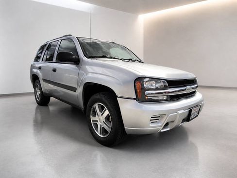 Used 2005 Chevrolet TrailBlazer LS w/ LS Preferred Equipment Group AWD/4WD image 7
