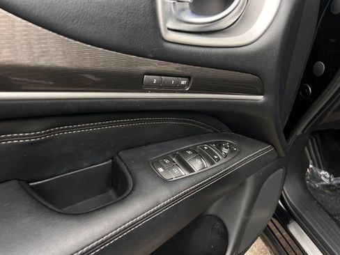 Used 2020 INFINITI QX60 Luxe w/ Essential Package image 11