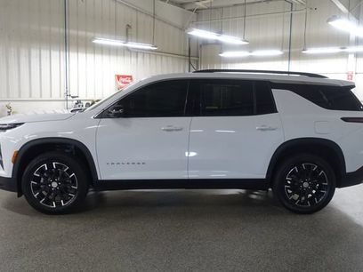 Used 2025 Chevrolet Traverse LT w/ Sun and Wheel Package