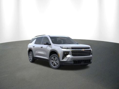 New 2026 Chevrolet Traverse LT w/ LPO, Floor Liner Package image 1