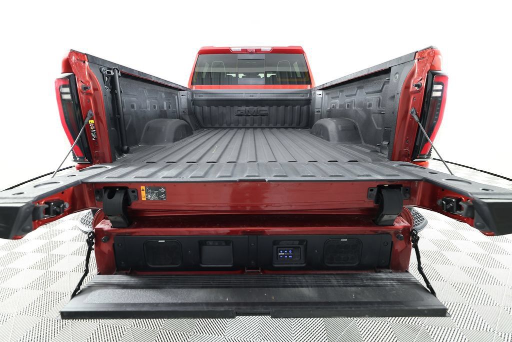 Used 2025 GMC Sierra 2500 AT4X AWD/4WD image 7