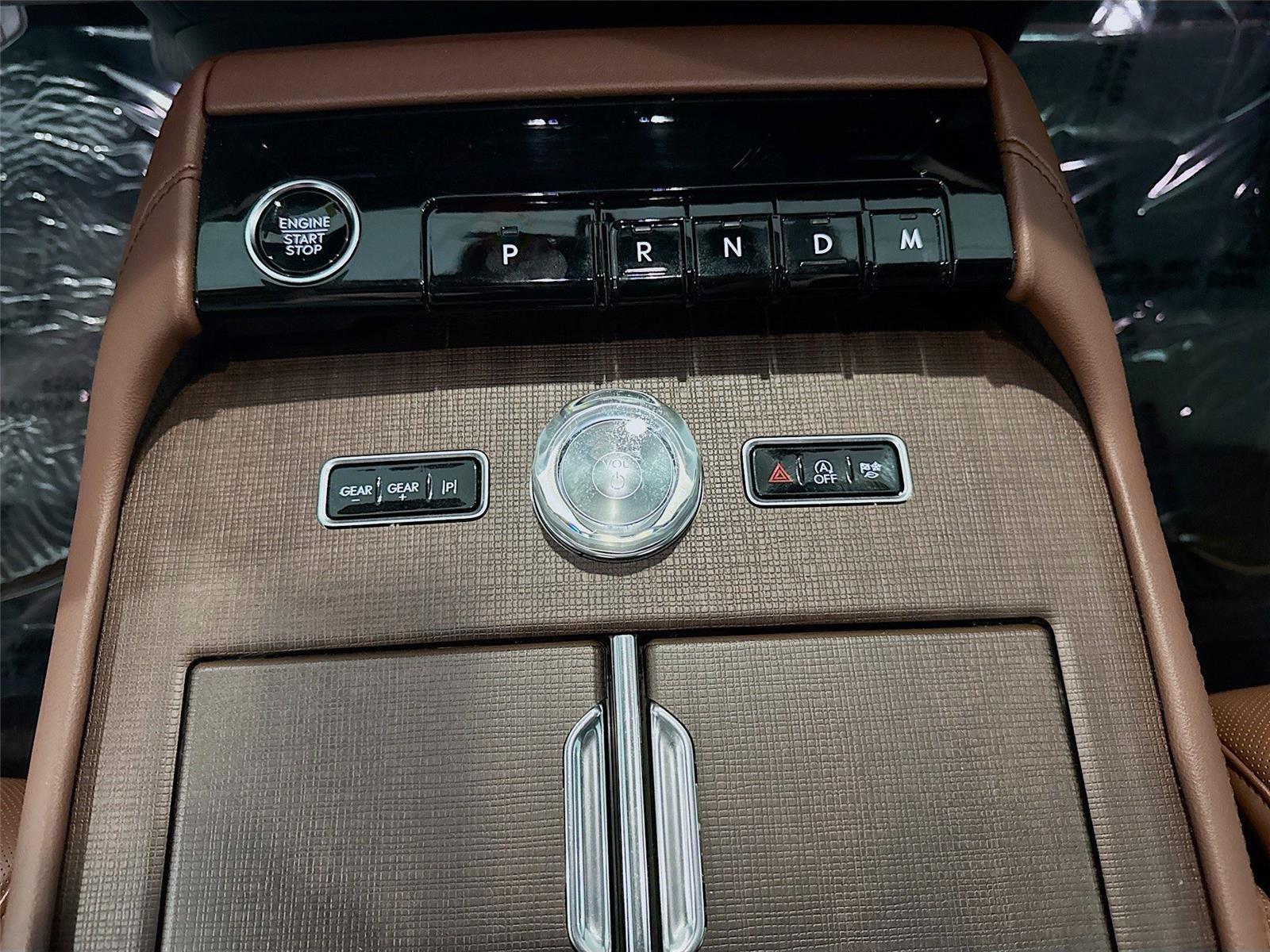 Used 2025 Lincoln Navigator Reserve AWD/4WD image 13