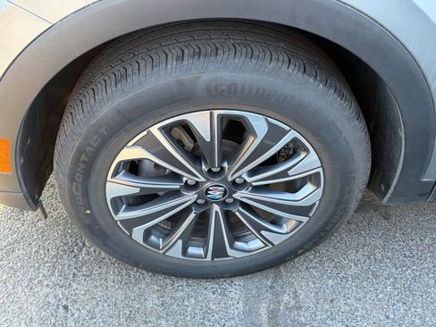 Used 2025 Buick Envision Preferred AWD/4WD image 6