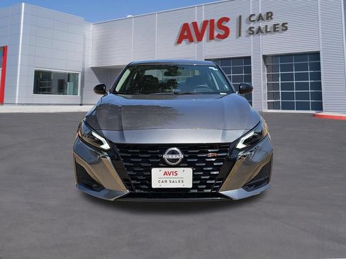 Used 2025 Nissan Altima 2.5 SR FWD image 2