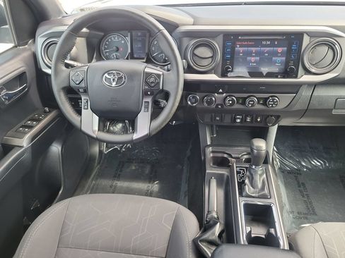 Used 2019 Toyota Tacoma TRD Sport AWD/4WD image 26