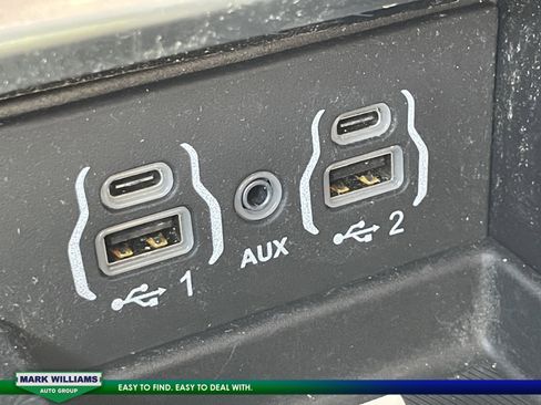 Used 2024 Chrysler Pacifica Limited w/ S Appearance Package image 22