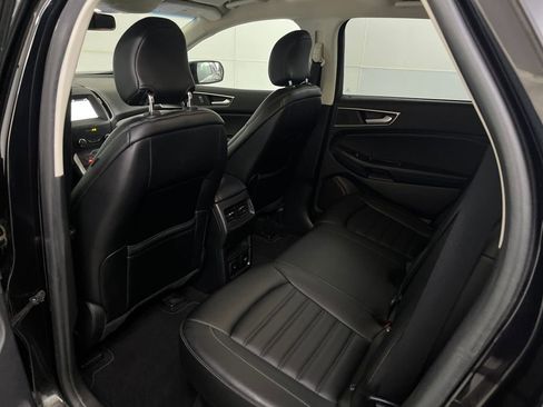 Used 2019 Ford Edge SEL w/ Equipment Group 201A AWD/4WD image 24