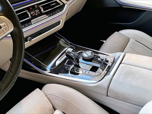 Used 2019 BMW X7 xDrive50i w/ Premium Package image 16