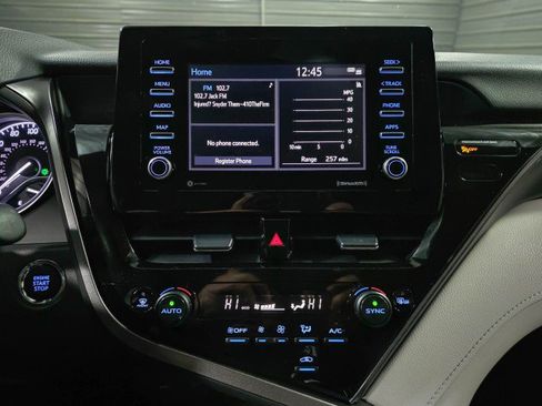 Used 2022 Toyota Camry LE image 24