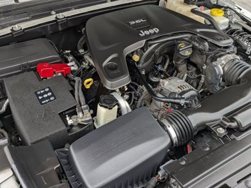 Used 2018 Jeep Wrangler Unlimited Rubicon image 27