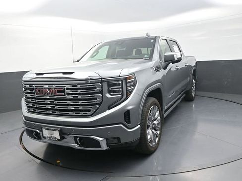 Used 2025 GMC Sierra 1500 Denali w/ Denali Reserve Package AWD/4WD image 6