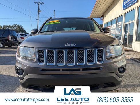 Used 2016 Jeep Compass Latitude image 2
