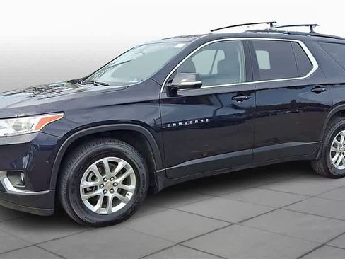 Used 2020 Chevrolet Traverse LT w/ Driver Confidence II Package image 4