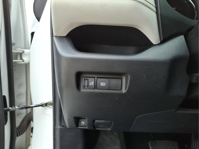 Used 2021 Toyota RAV4 XLE AWD/4WD image 14