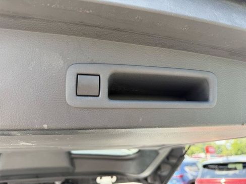 Used 2021 Toyota Sienna LE FWD image 41