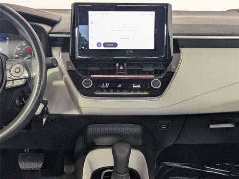 Used 2025 Toyota Corolla LE FWD image 40