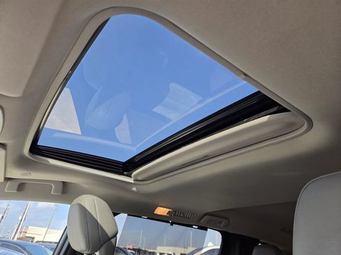 Used 2026 Toyota Sienna XLE FWD image 29