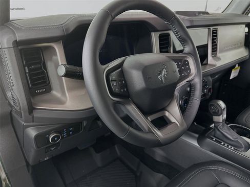 New 2025 Ford Bronco Outer Banks image 9