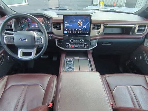 Used 2024 Ford Expedition Limited image 16