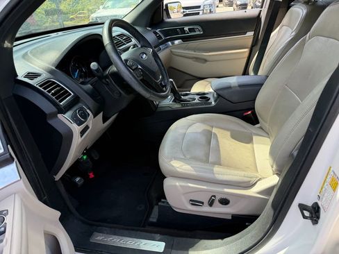 Used 2018 Ford Explorer Limited w/ Equipment Group 301A image 5