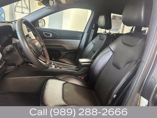 Used 2024 Jeep Compass Latitude AWD/4WD image 12