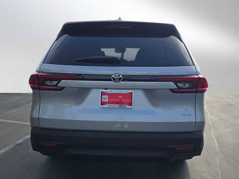 Certified 2025 Toyota Grand Highlander XLE image 4