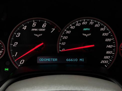 Used 2010 Chevrolet Corvette Coupe w/ 1LT RWD image 26