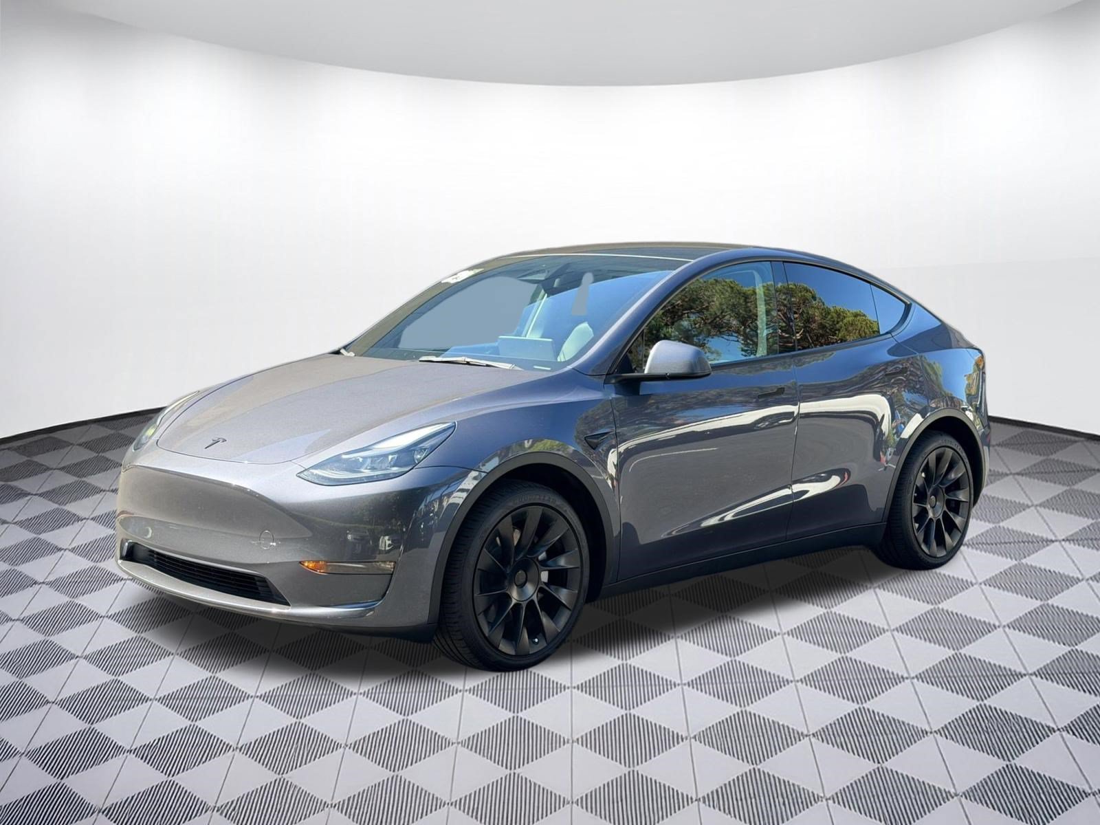 Used 2023 Tesla Model Y Long Range AWD/4WD image 1