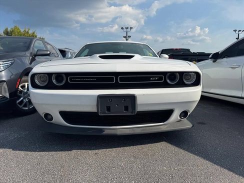 Used 2022 Dodge Challenger GT RWD image 10