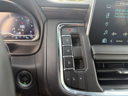 Used 2024 Chevrolet Tahoe LT w/ Luxury Package image 19