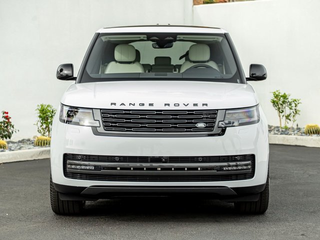 New 2026 Land Rover Range Rover SE AWD/4WD image 3