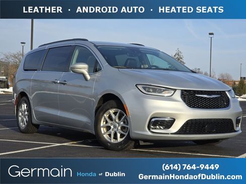 Used 2022 Chrysler Pacifica Touring-L image 1