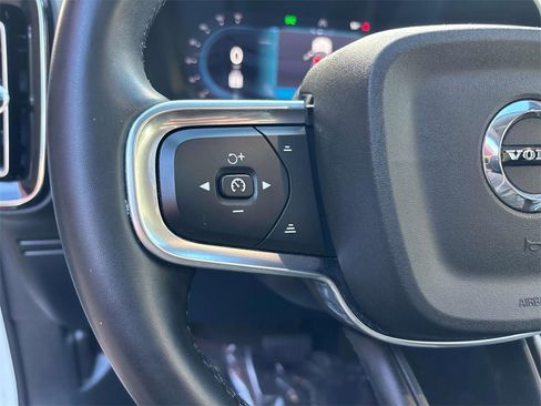 Used 2024 Volvo XC40 B5 Plus w/ Climate Package image 17