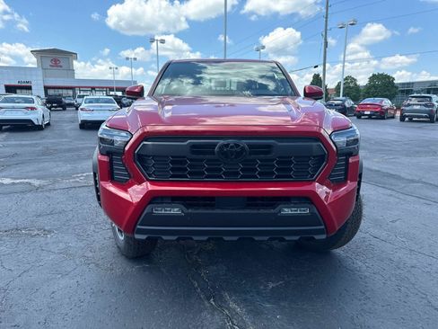 Used 2026 Toyota Tacoma TRD Off-Road AWD/4WD image 3