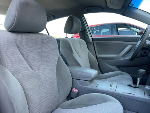 Used 2011 Toyota Camry LE image 13