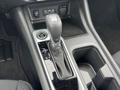 Used 2025 Nissan Sentra SV FWD image 17