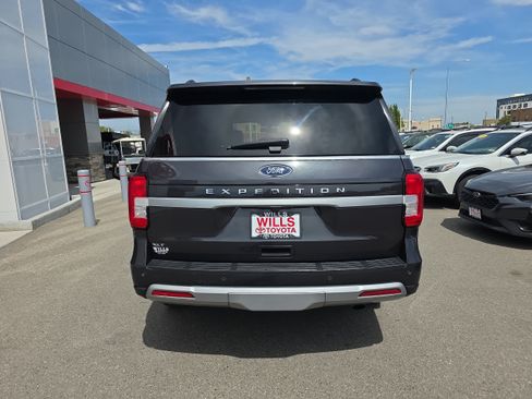 Used 2024 Ford Expedition XLT AWD/4WD image 7