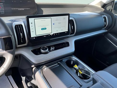 Certified 2025 Ford Expedition Active AWD/4WD image 42