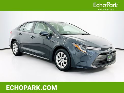 Used 2026 Toyota Corolla LE FWD image 1