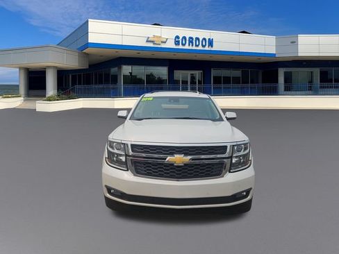 Used 2016 Chevrolet Suburban LT w/ Luxury Package AWD/4WD image 9
