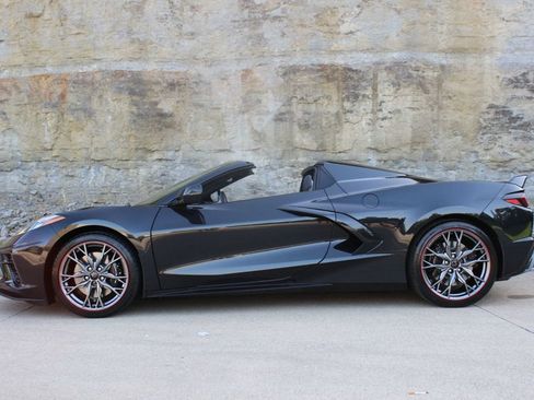 Used 2024 Chevrolet Corvette Stingray Premium Conv w/ Z51 Performance Package RWD image 12
