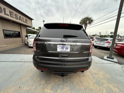 Used 2015 Ford Explorer XLT w/ Equipment Group 202B FWD image 7