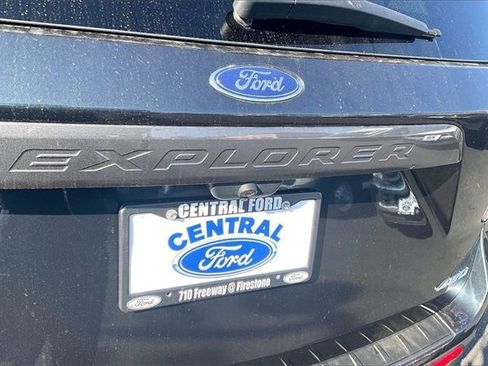 Certified 2022 Ford Explorer XLT w/ Equipment Group 202A image 8