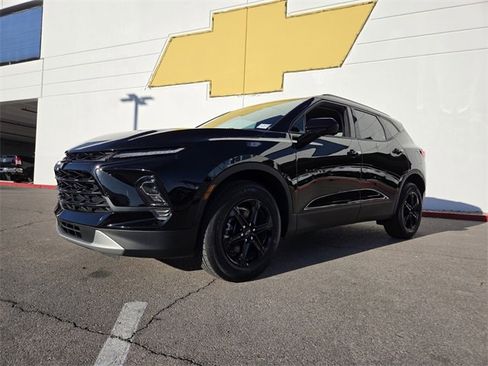 Certified 2024 Chevrolet Blazer LT w/ Convenience Package image 2
