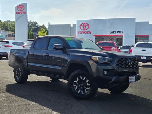 Certified 2023 Toyota Tacoma TRD Off-Road image 1