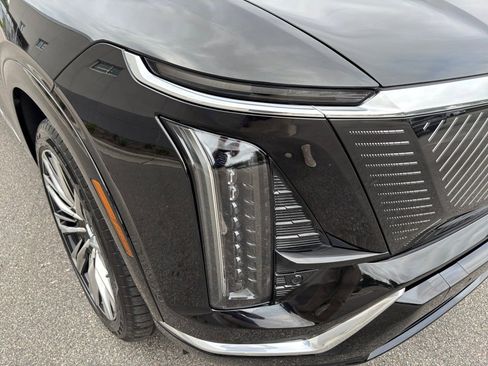 New 2026 Cadillac Vistiq Premium Luxury AWD/4WD image 24