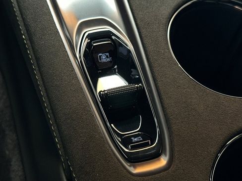 New 2026 Chevrolet Corvette Stingray Premium Cpe w/ Z51 Performance Package image 23