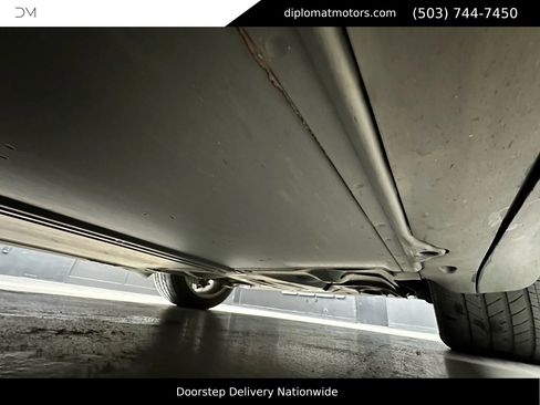 Used 2022 Tesla Model Y Long Range image 38