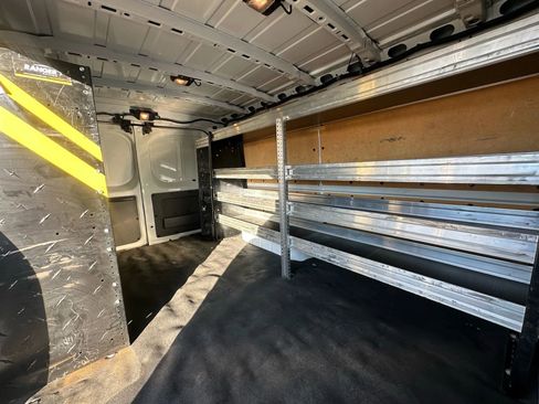 Used 2021 Nissan NV 3500 SV RWD image 19