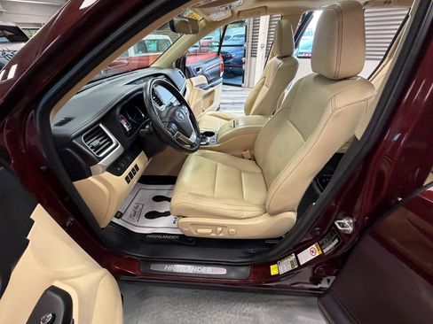 Used 2018 Toyota Highlander Limited AWD/4WD image 60